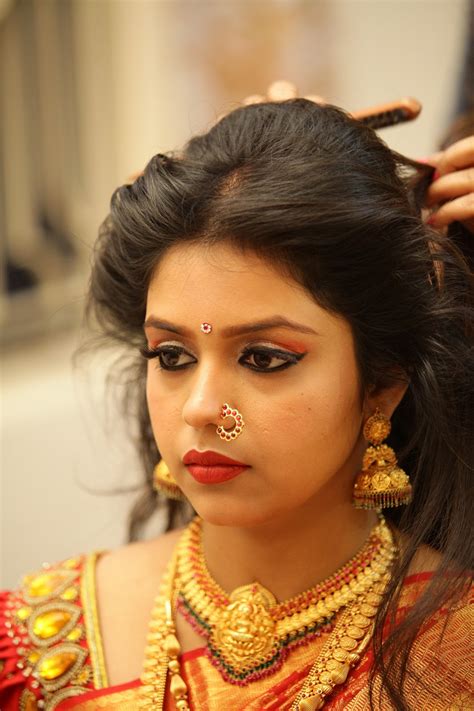 Indian wedding hairstyles will interest you if you want your bridal ceremony to be extravagant and special. South Indian Wedding