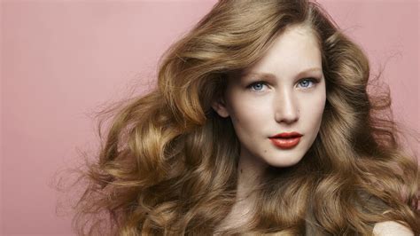 tutorial how to get big loose curls grazia beauty and hair grazia