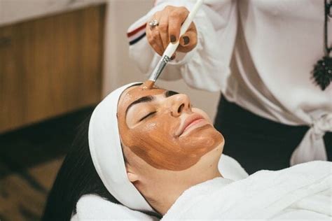 Different Types Of Facial Masks And Their Benefits Featured