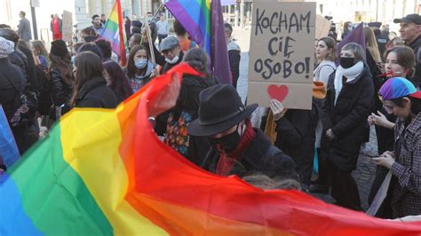 Polnischer Priester Verteidigt Seine Aussagen über Homosexuelle