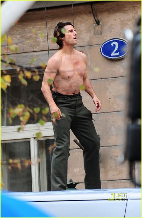 Tom Cruise Shirtless Stunts For M I 4 Photo 2485261 Shirtless Tom