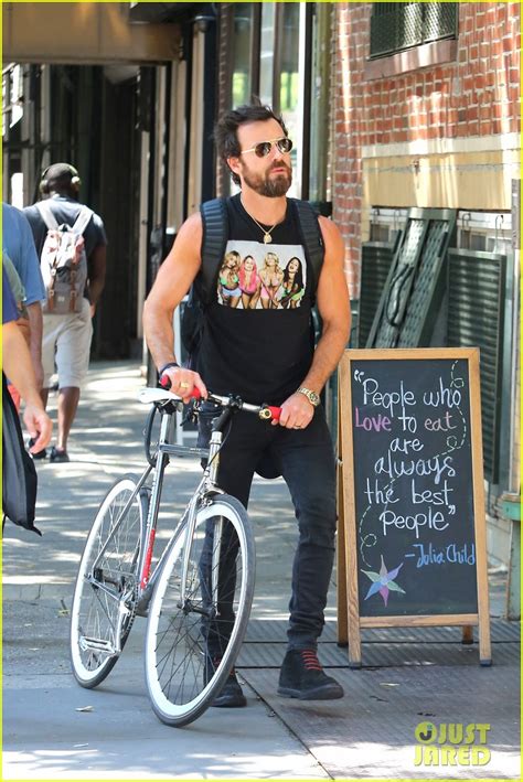 Photo Justin Theroux Steps Out In A Spring Breakers Movie T Shirt 08