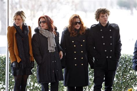 Lisa Marie Presley Funeral Singer Songwriter Will Be Buried At Graceland Next To Son Benjamin