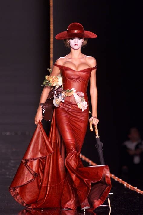 john galliano fall 2000 ready to wear collection vogue fashion show runway fashion runway