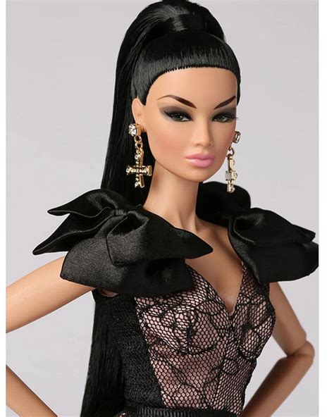 Barbie Und Ken I M A Barbie Girl Fashion Royalty Dolls Fashion Dolls Hispanic Hair Manequin