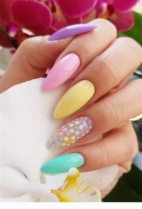 Pastel Nails To Copy This Spring