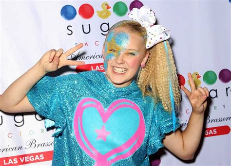 Jojo Siwa Says Shes Pansexual Shares What She Loves About Girlfriend Kylie