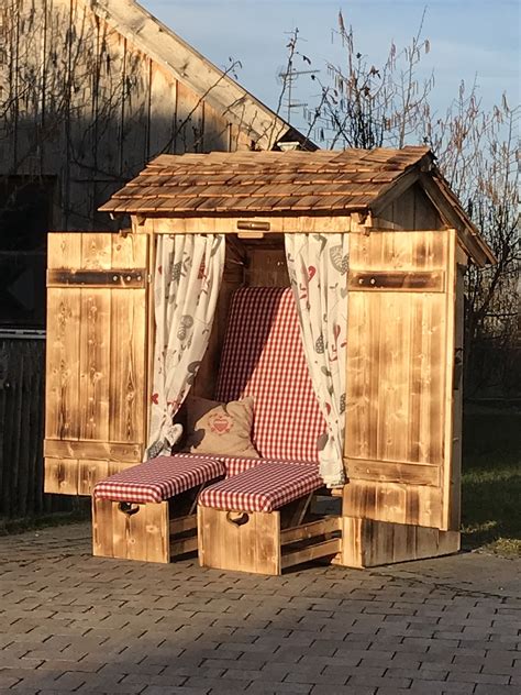 Die holzhütte kann mit einer doppelglastür ausgestattet werden, um das natürliche licht zu maximieren. Pin von Birgit Schmulbach auf Almkorb | Holzhütte garten ...