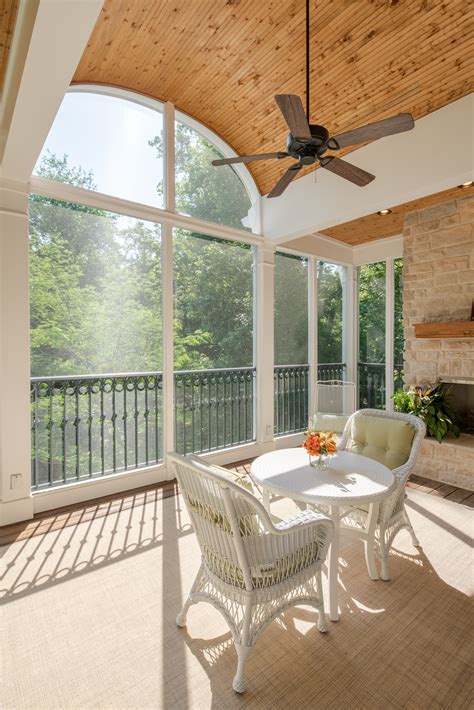 A porch ceiling need not be boring. Nuances of screened porch ceilings: Which design, and why