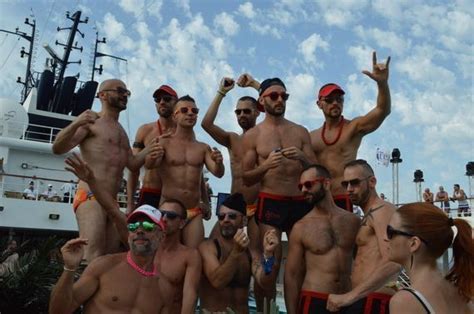 All Gay Male Naked Cruises Porn Pictures Comments