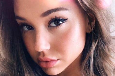 Alexis Ren Instagram Bombshell Ditches Bra And Knickers In Naked