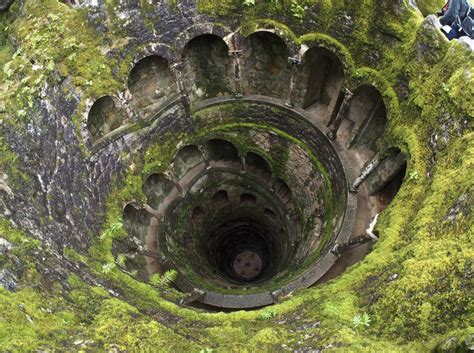 Explore howard somerville's photos on flickr. Ο «ανεστραμμένος πύργος» της Quinta da Regaleira: Ένα ...