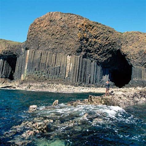 Explore In Pics The Mysterious Aura Of Fingals Cave At Staffa Island