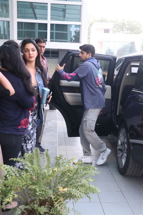 Rumoured Lovers Sidharth Malhotra Kiara Advani Snapped Outside Karan Johars Office In Andheri