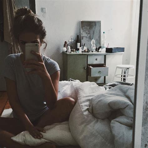 Carolin Bärenz on Instagram Mirror selfie Selfie poses Picture