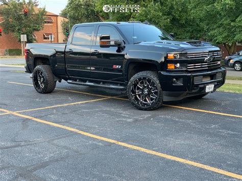 2018 Chevrolet Silverado 2500 Hd Hostile Sprocket Stock Level 2 Drop