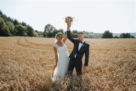Der nächste fußballnationalspieler ist unter der haube: Bunte Sommerhochzeit in Korall | Sommerhochzeit, Hochzeit ...