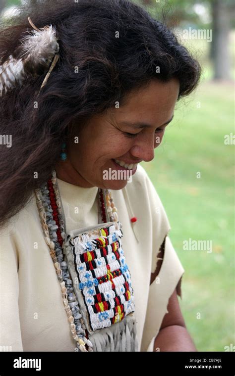 A Native American Lakota Sioux Indian Woman Smiling Stock Photo Alamy
