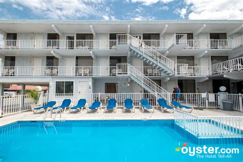Days Inn And Suites By Wyndham Wildwood The Oceanfront Deluxe Suite At