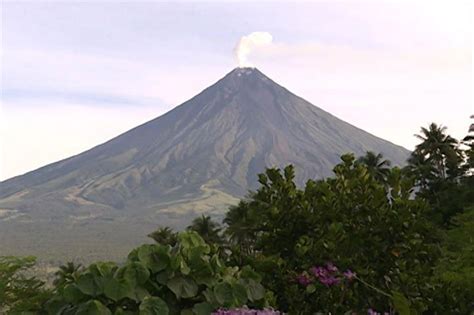Phs Volcanology Institute Raises Alert Level 2 For Albays Mayon