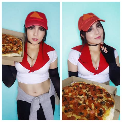Silja S Costumes Delivery I Did A Quick Pizza Delivery Sivir Cosplay