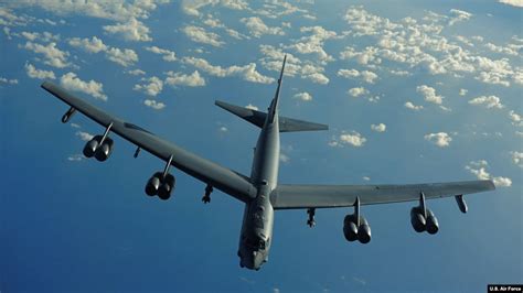 پرواز دو بمب‌افکن‌ آمریکایی روی خلیج فارس برای ‘ارسال پیام صریح و