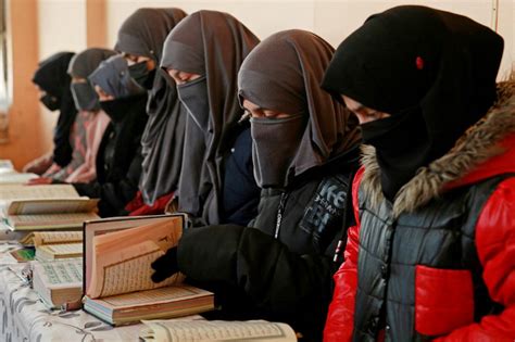 افغانستان میں سکول کی تعلیم سے محروم لڑکیاں مدرسہ جانے پر مجبور Urdu News اردو نیوز