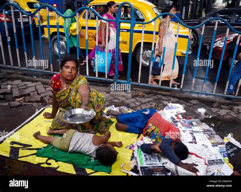 Poor Indian Child Sleeping In Hi Res Stock Photography And Images Alamy