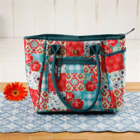 We did not find results for: The Pioneer Woman Fabric Insulated Patchwork Lunch Tote w ...