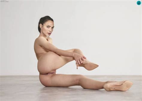 Gal Gadot Naked Studio Shoot Spreading Leg Without Dress Hd Pics