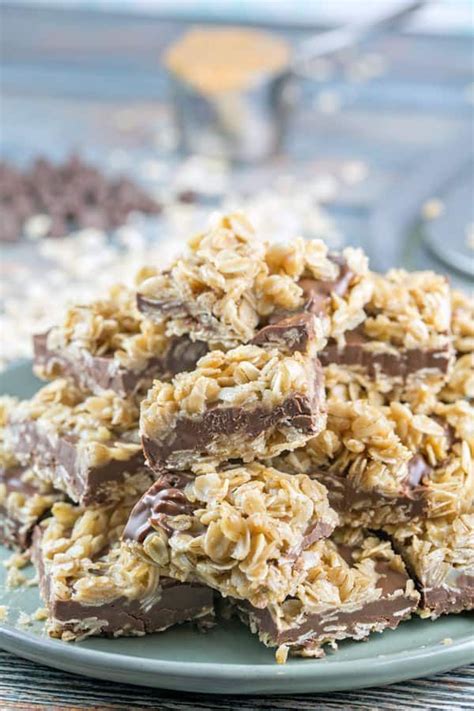 These healthy no bake peanut butter oatmeal bars make a wonderful snack or healthy dessert and are delicious and chewy straight from. No Bake Peanut Butter Oatmeal Bars | Recipe | Food drinks ...