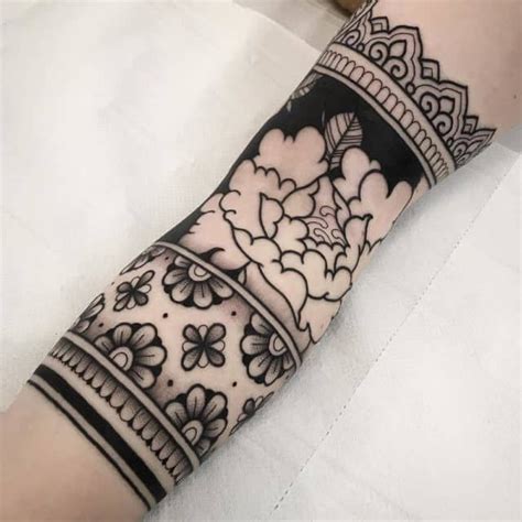 Ornamental Tattoo Artist Jack Peppiette Artwoonz Hand Tattoos
