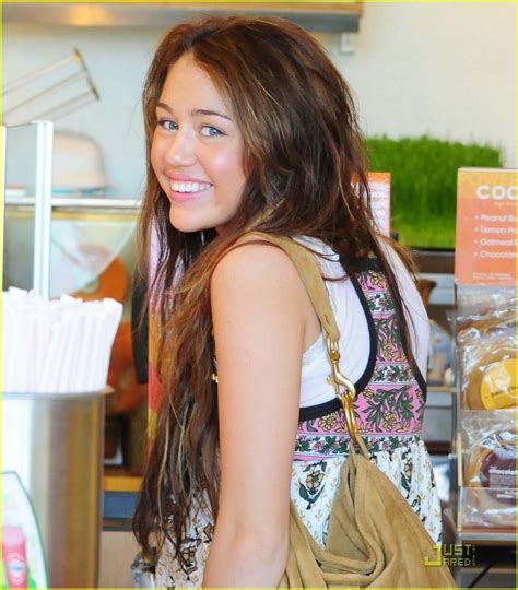 Miley Cyrus Is A Love Bird Photo 1385951 Photos Just Jared