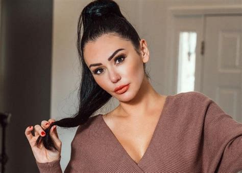 Jwoww and deena cortese responded to critics after not wearing masks at mike sorrentino's jersey shore: JWoww Stuns In New Photo As She Talks Jersey Shore Family ...