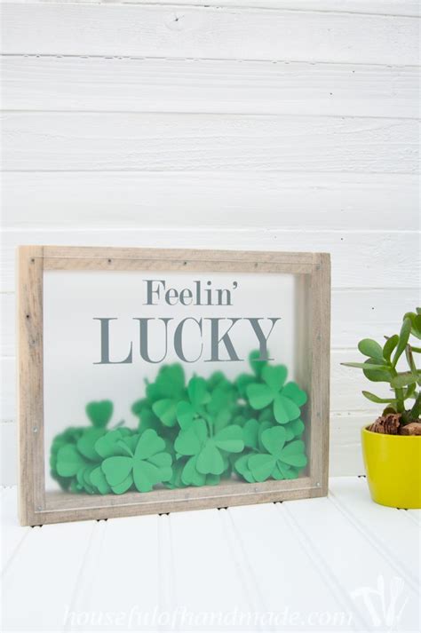 Lucky Shamrock Shadow Box Craftcountryliving March Crafts St Patricks