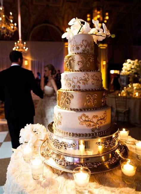 Gold Wedding White And Gold Wedding Cakes 2115388 Weddbook
