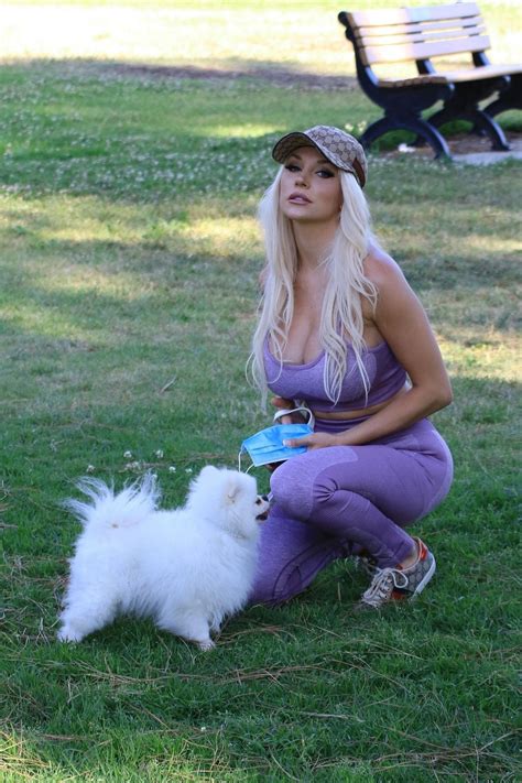 Courtney Stodden Walks Her Dog In Moorpark In Studio City 05282020