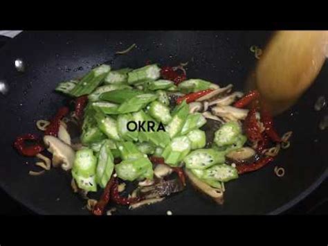 The idea is to add some bkt soup and braise the ribs till the sauce is dry, not unlike the braising method for pork ribs (i have a recipe for that here). | Mummy's Kitchen | Dry Bak Kut Teh Recipe - YouTube