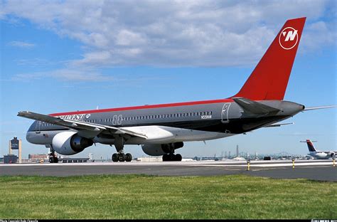 Boeing 757 251 Northwest Airlines Aviation Photo 0239511