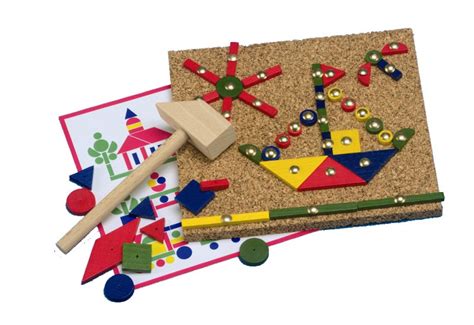 Aus verschiedenen formen und farben können eigene oder auch motive nach vorlagen gehämmert. Beluga Hammerspiel Korkplatte Kinder Lern Spiel ...