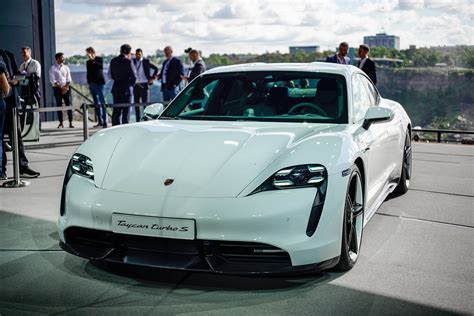 The 2020 Porsche Taycan Is A New All Electric Sports Car Green Lxry