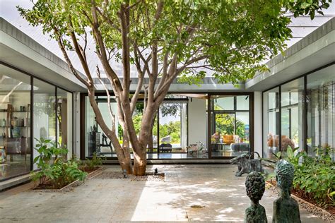 4 Modern Indian Homes Built Around Traditional Courtyards