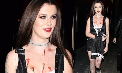 Alec Baldwins Daughter Ireland Looks Sexy As She Celebrates Her 21st Birthday Daily Mail Online