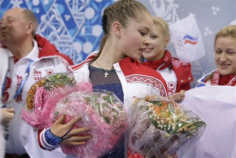 Russian Teen Yulia Lipnitskaya Steals Show In Olympic Figure Skating