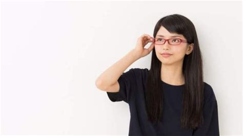 La Polémica En Japón Por La Prohibición A Las Mujeres De Usar Anteojos