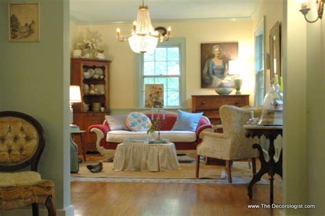 Now i'm moving to a network i cannot name! Trading Spaces - The "New" Living Room - The Decorologist