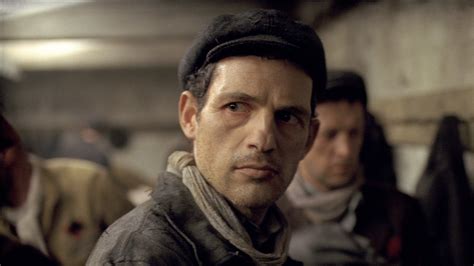 Review ‘son Of Saul Revisits Life And Death In Auschwitz The New