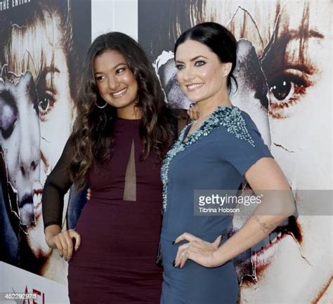 Madchen Amick And Her Daughter Attend The Twin Peaks Blu Raydvd News Photo Getty Images