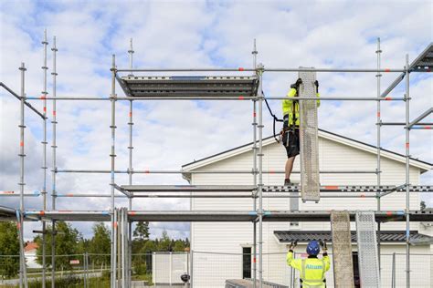 Nwt Man Föll Sex Meter Mot Betong Arbetsgivaren Får Böta