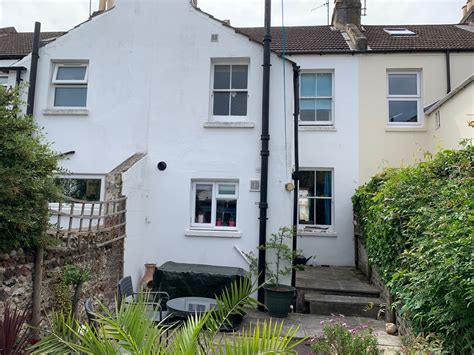 worthing 2 bed terraced house newland road bn11 to rent now for £1 050 00 p m
